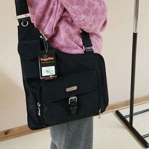 Wonderful travel bag with multiple pockets